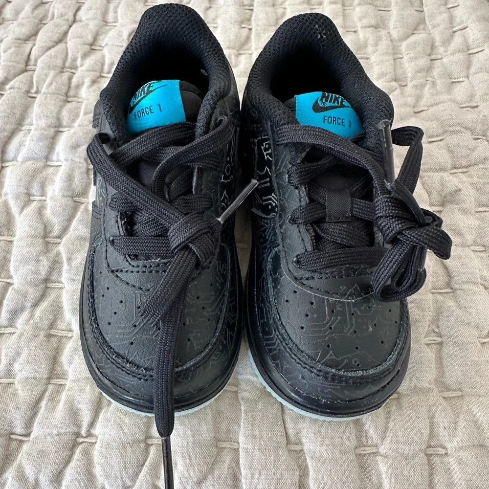 NIKE Air Force 1 Special Edition Toddler Sneakers NWT - Picture 4 of 7
